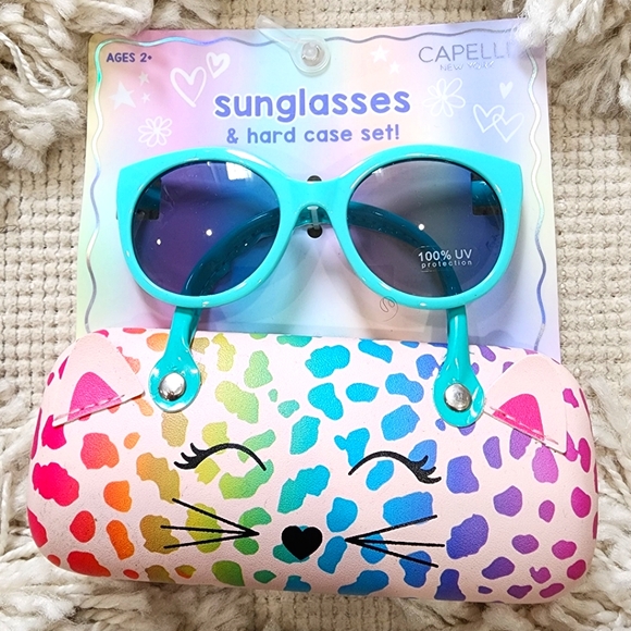 💜 Capella of New York, kids sunglasses with cute kitty case - Picture 1 of 3